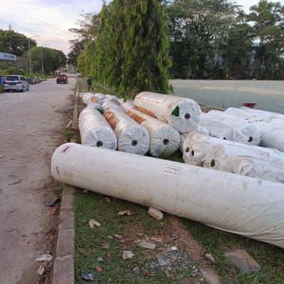 bongkaran rumput sintetis (3)
